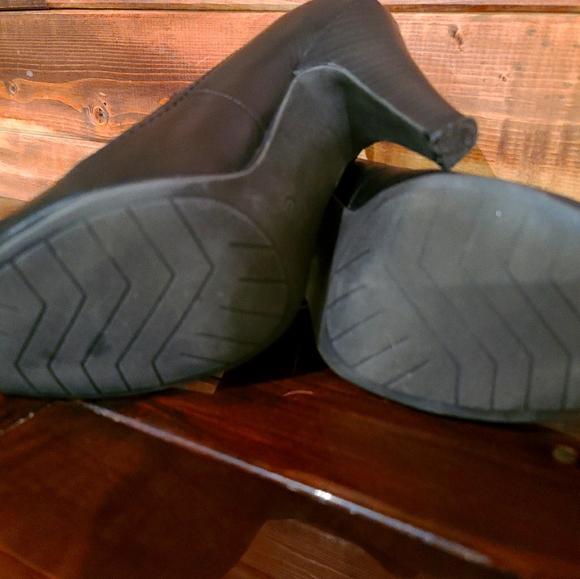 Local Shoe size 7 - Picture 5 of 5